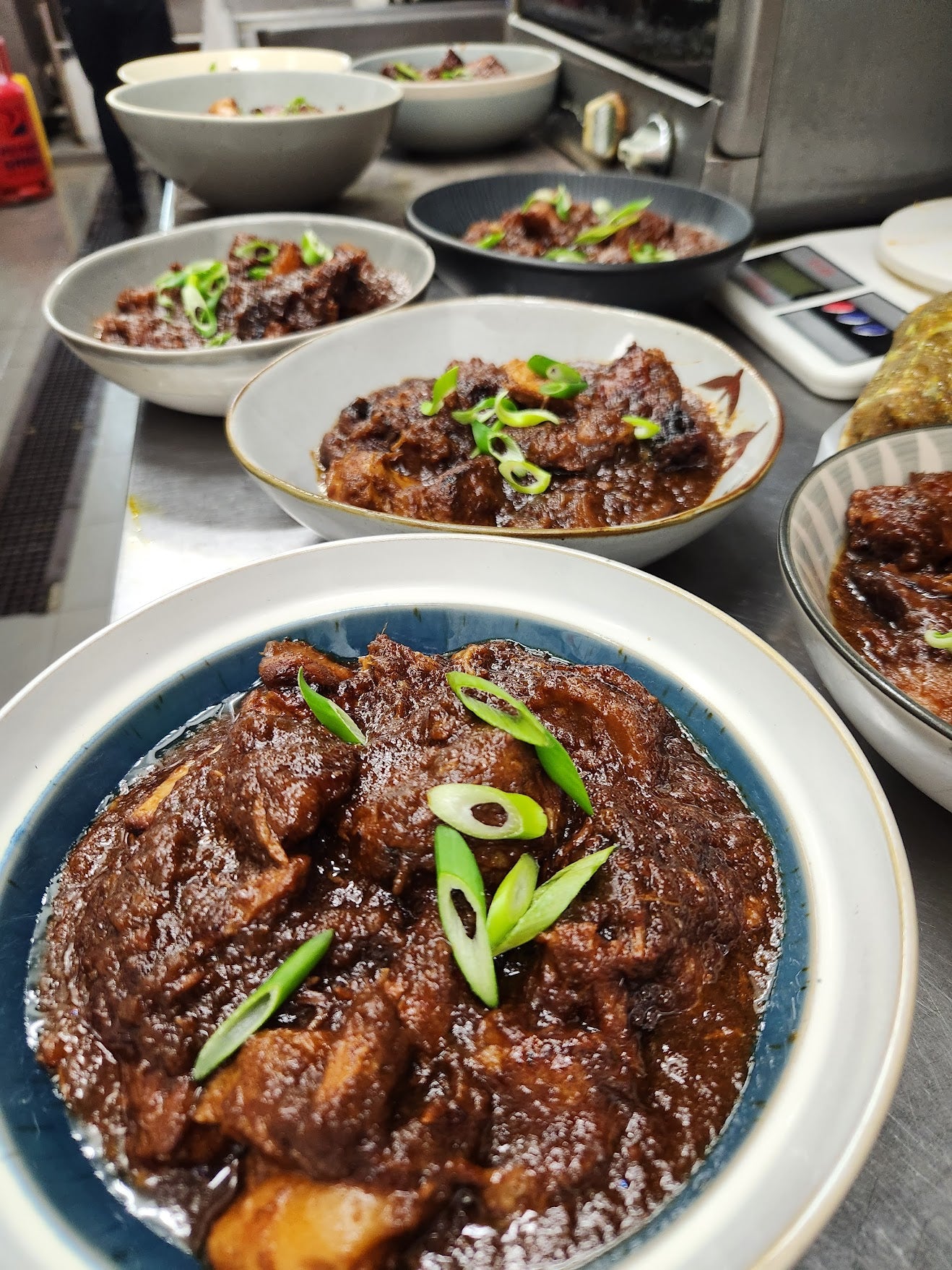 Classic Ayam Buah Keluak 娘惹黑果焖鸡 (FROZEN)
