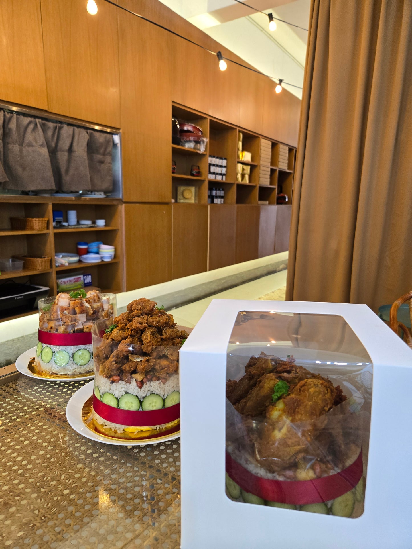 Cripsy Pork Ribs Berempah Pork Lard Nasi Lemak Cake (6 inch)