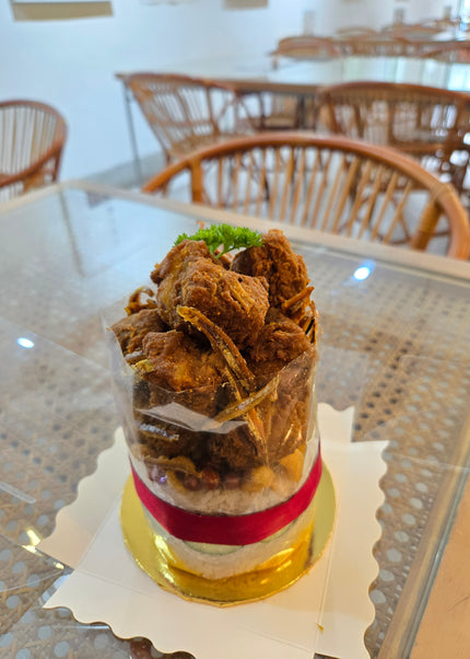 Cripsy Pork Ribs Berempah Pork Lard Nasi Lemak Cake (4 Inch)